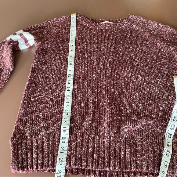 EUC sweater w/ striped sleeves - Picture 7 of 11